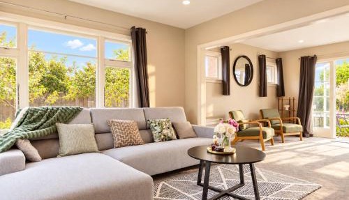 Halswell Haven a spacious 3BR Home for 7 up to 4 carpark