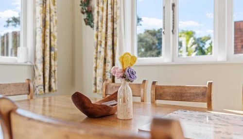 Coastal Retreat close to Devonport Beaches