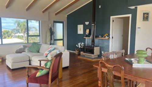 Ruakaka Beachhouse with Seaview