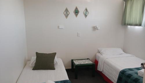 Sunset Court Motel