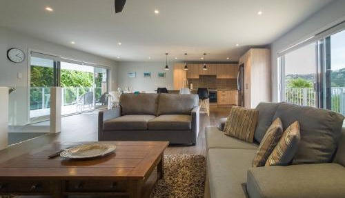 Beachside Bliss - One Bedroom Apartment