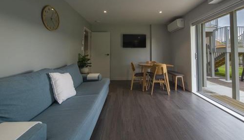 Beachside Bliss - Two Bedroom Apartment