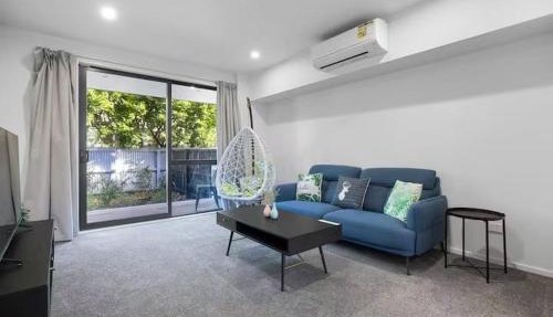 Sherborne Loft, Stylish 2BR, 2 bathrooms and Free Parking