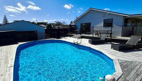 Pukehina Retreat, Private Pool, Pastures and Beach