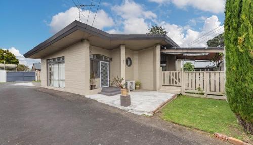 Cozy Family Home - Manukau City Holiday Home