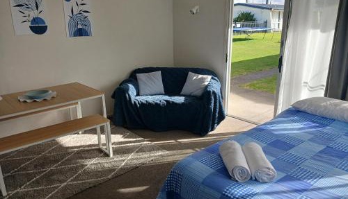 Sunset Court Motel