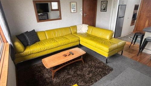 Hampden Haven -Free Wifi & 5 min walk to the beach