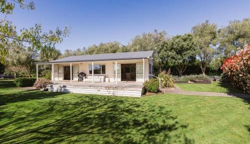 The Cottage At Tukituki Orchard