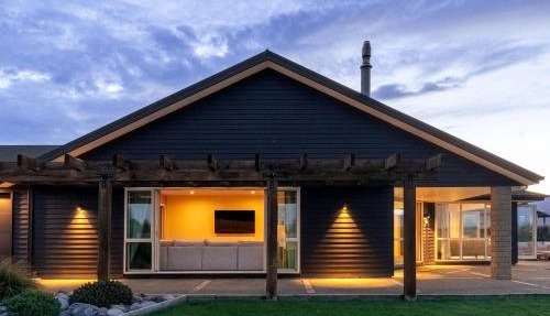 Panoramic Mountain View Retreat