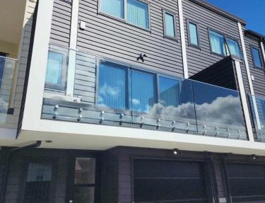 Entire 2BR Townhouse l Free Parking l Working from home space