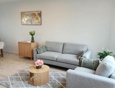 Entire 2BR Townhouse l Free Parking l Working from home space