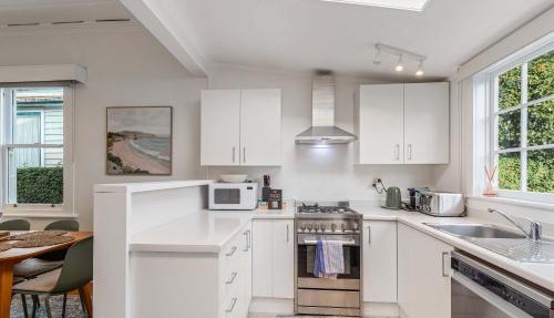 Beautiful Heritage Home in Mt Eden by Zodiak Stays