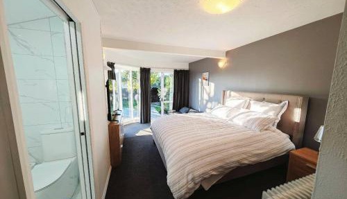 Smart Stay Guest Suite - 8 Min to Airport - Convenient Location