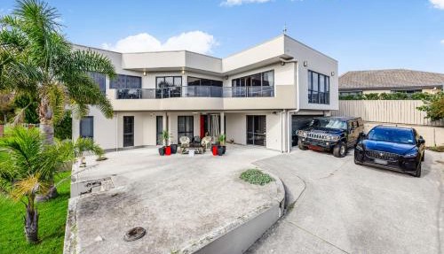 Spacious 5BR Holiday Home Near Manukau