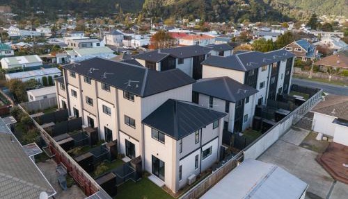 Stylish Townhouse for Families and Groups
