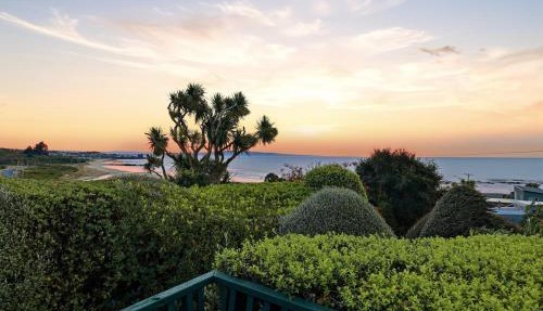 Private seaside couples hideaway
