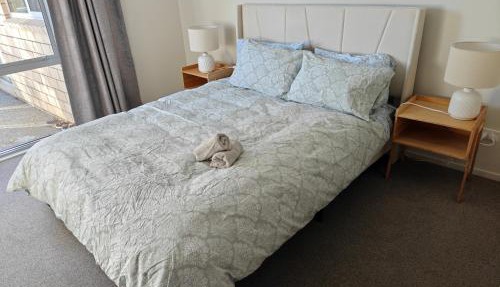 Azure Soar - University & Riccarton Central - B&B Private Bathroom
