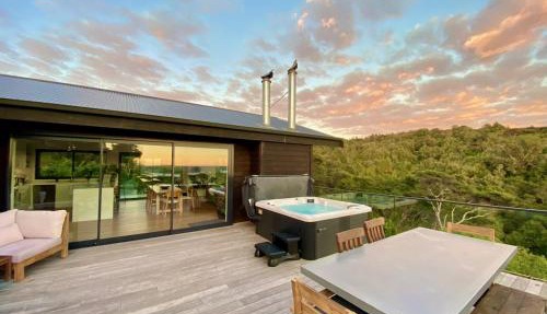 Nestled in Nature 3 Bedroom- Spa Pool & Sauna & Pilates Studio