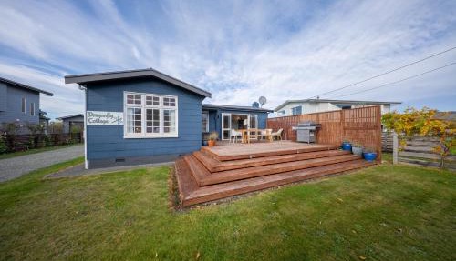Dragon Fly Cottage - Te Anau Holiday Home