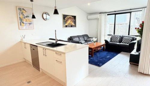 Modern Pakuranga Home | 3BR Near Mall & School