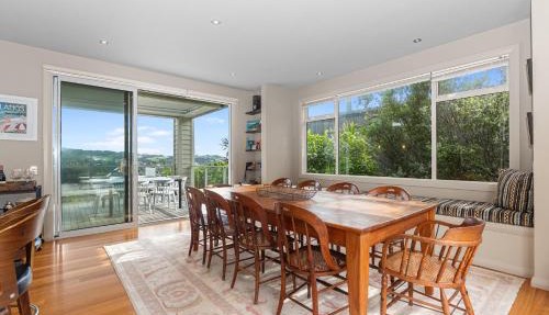 Spa and Surf Retreat - Langs Beach Holiday Home