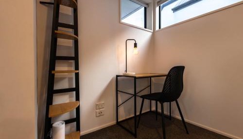 Ember House - Fire Pit, 5min to CBD, Free Parking