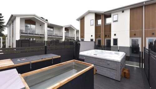 Seaview 1BR Apartment Marine Parade