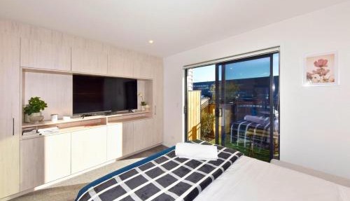 Charming CBD Studio Apartment