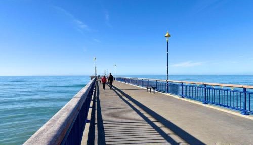 Seaside Escape at New Brighton with Carpark