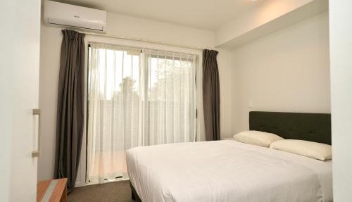 Yates Park Motel