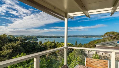 Twin Bays Russell New Listing Promo
