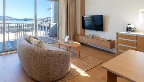 Lyttelton Harbour Views - Shops & Cafes
