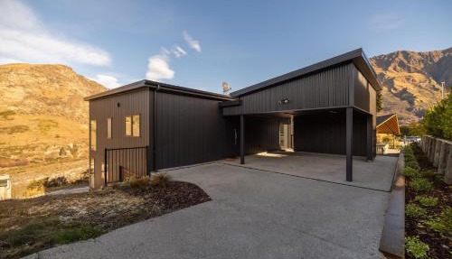 Powder Ridge Alpine Retreat