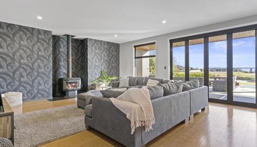 2BR Relax at Lake Hood Luxury Canal Home with Jetty