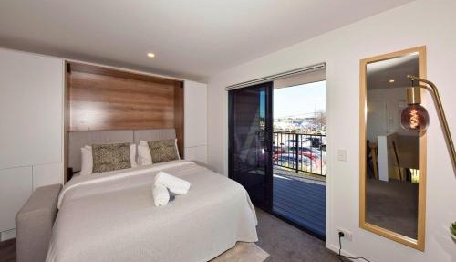 Cosy CBD Studio Apartment 12