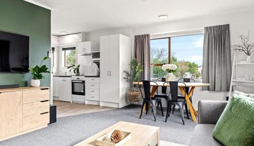 Cozy Retreat 1 - Taupo comfort and convenience with parking