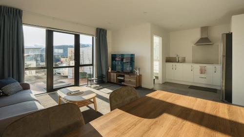18Rodman - Newley Furnished Home, Unit and Studio