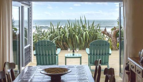 Chester Cottage Beachfront - direct ocean access