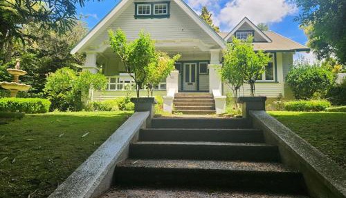 1920s Character Home & Private Garden Retreat
