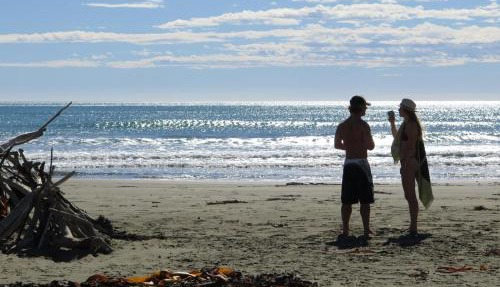 Romantic Raupo Beach Luxury Escape