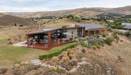 Vino and Views - Bannockburn Holiday Home