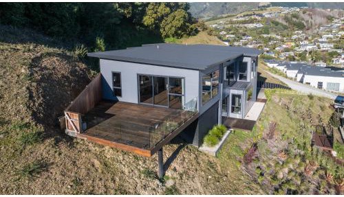 Horizon View Retreat - Nelson Holiday Home