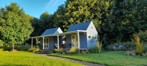 Okuti Country Cottage, a private and peaceful retreat