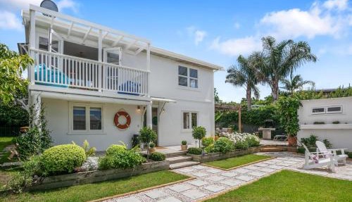 Little Beach Gem - with Hot Tub