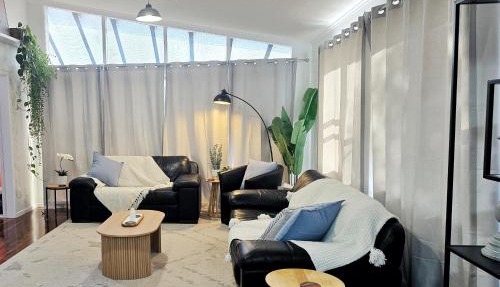 Greenmeadows Retreat - walk to everything you need