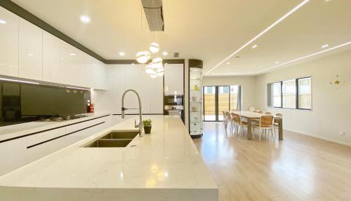 Koromeke Luxury 370sqm New Build, Ideal for Groups