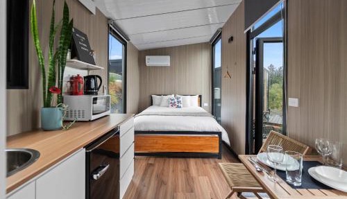 Bacardi Heights Waikaia by Tiny Away