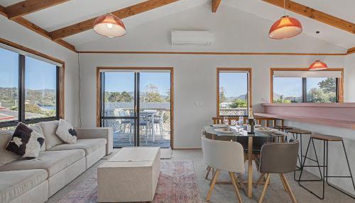 Golden Horizon - Pauanui Holiday Home