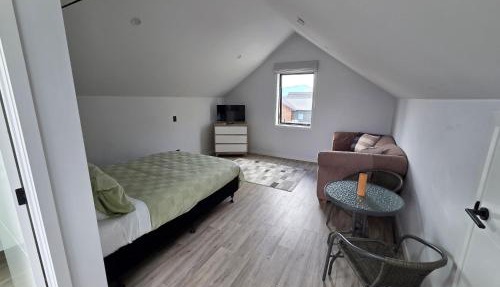 Great Warm Studio Unit