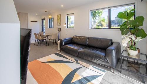 Charming 2-Bedroom Apartment - 2 BR, 1 Bath